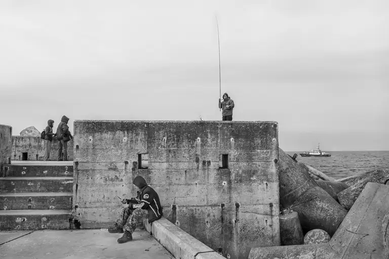 Folk fishing (seasonal fishing, herring fishing) in Baltiysk, a Russian exclave on the western border of the Kaliningrad Oblast. March 2026. Photo by Oleg Klimov. 