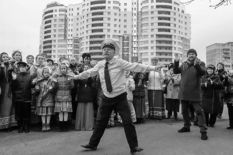 A sailor dances in the center of Kaliningrad. March 2025. Photo by Oleg Klimov