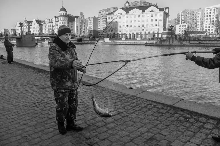 Fishermen in central Kaliningrad on the Pregolya (Pregel) River. March 2024. Photo by Oleg Klimov.