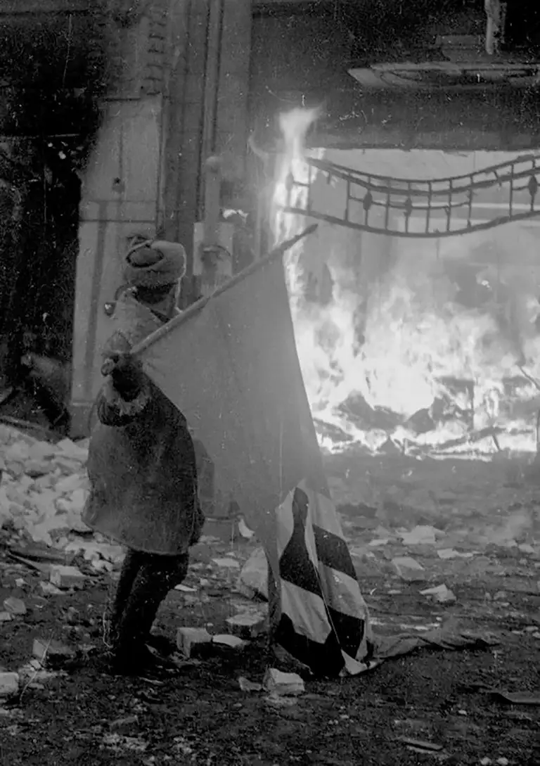 Red Army soldiers in Konigsberg, East Prussia, 1945-1946.Photo: Author unknown / Naval Museum Archive/ CloseUpRussia Archive