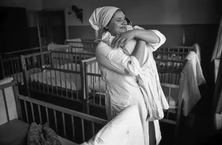 Specialized Children's Home No. 2, which houses children with congenital malformations, postpartum injuries, and those who, according to doctors, cannot live among ordinary children. St. Michurina. Novokuznetsk. Kemerovo region. Kuzbass. Siberia. 10/28/1987 Photo Vladimir Sokolaev/Liberty SU Archive