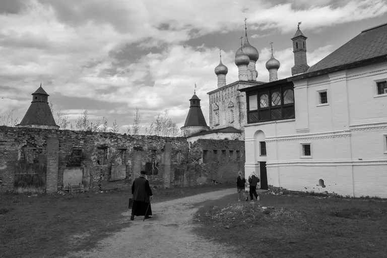 On the streets of the small but historic town of Borisoglebsk, Russia’s Golden Ring, May 2026. Photo © Oleg Klimov for Panos Pictures.