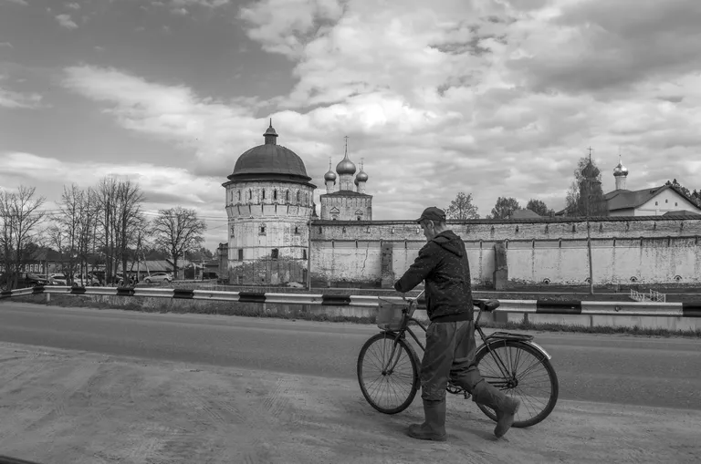 On the streets of the small but historic town of Borisoglebsk, Russia’s Golden Ring, May 2026. Photo © Oleg Klimov for Panos Pictures.