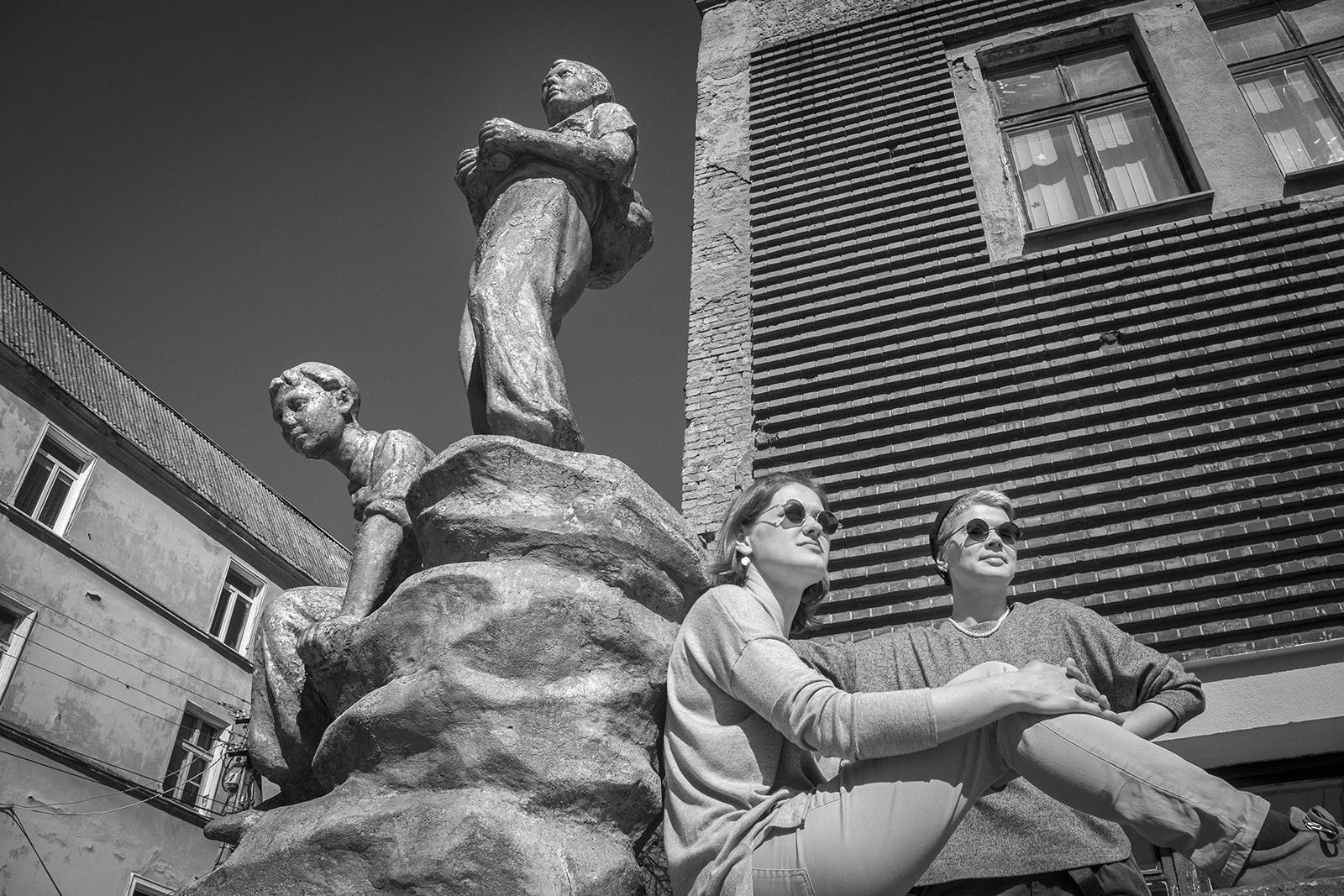The “Young Pioneers” sculptures stand outside a building that housed the city’s House of Pioneers during the Soviet era. In Tilsit, the building housed the “Zu den drei Erzvätern” Masonic lodge. Photo: Oleg Klimov.