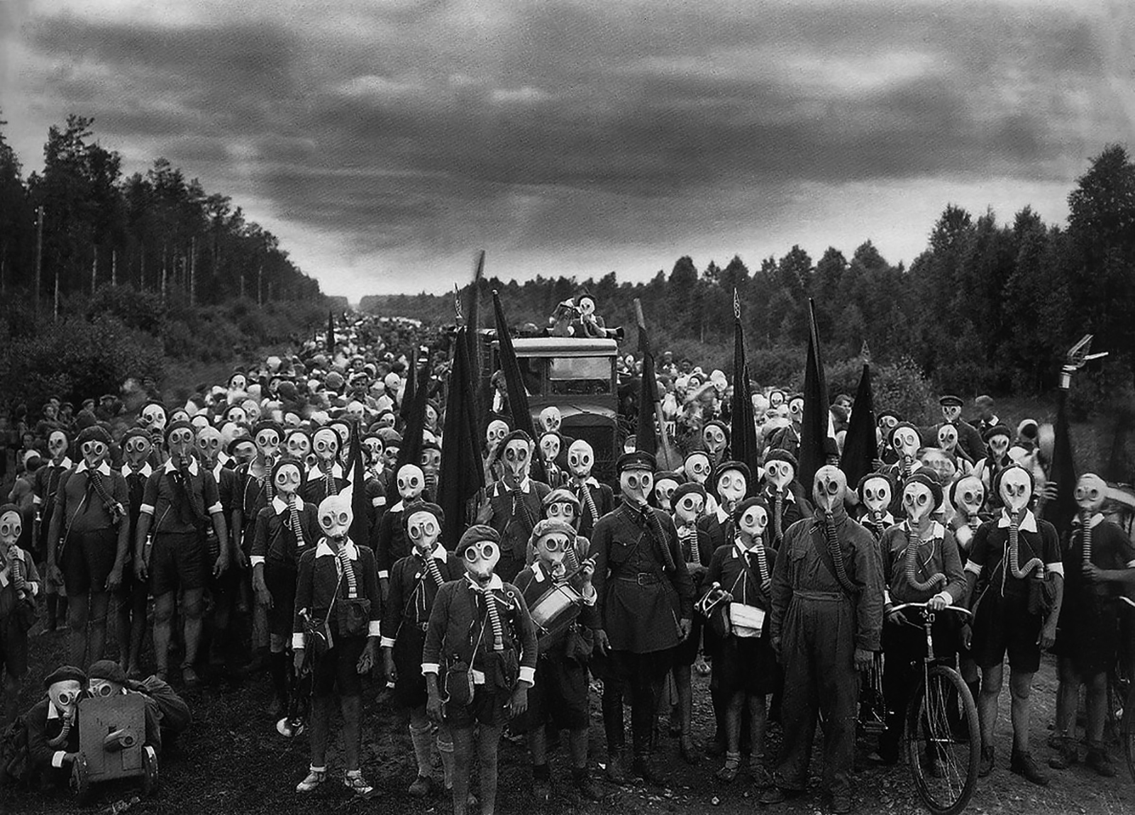 Defence Training for Young Pioneers. Leningrad, USSR, 1937. Photograph by Viktor Bulla. Liberty.SU Digital Archive.
